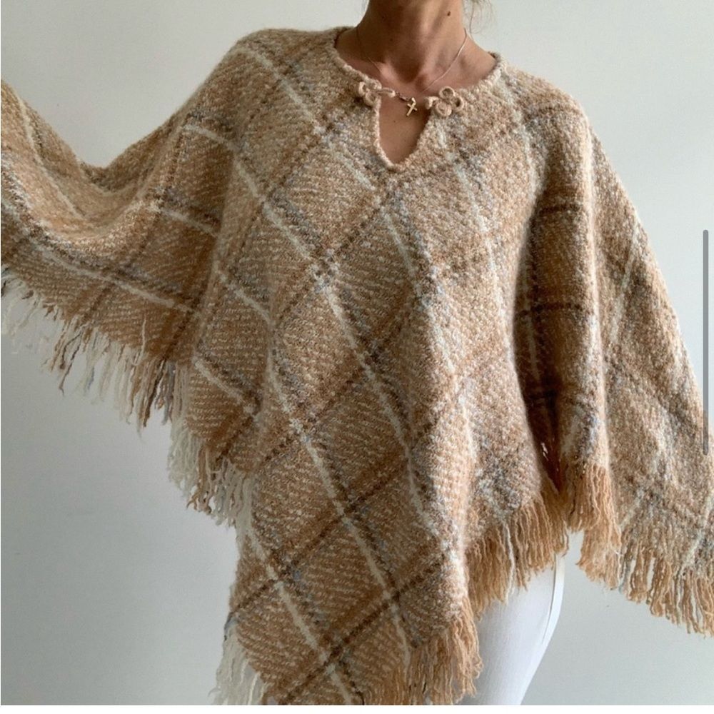 Boyne Valley Weavers Poncho Cape Sweater Ireland Made Frinched‎ Alpaca Plaid OS